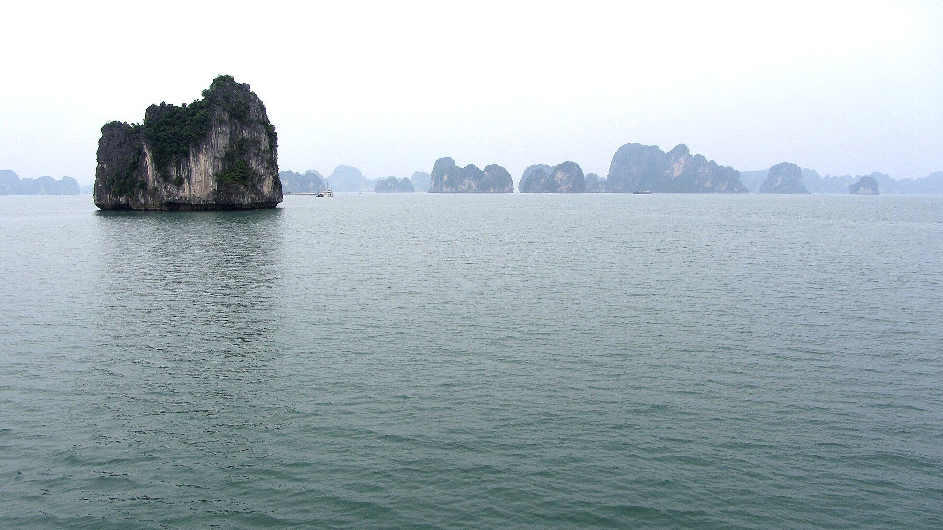 Hạ Long Bay, Gulf of Tonkin, northeastern Vietnam