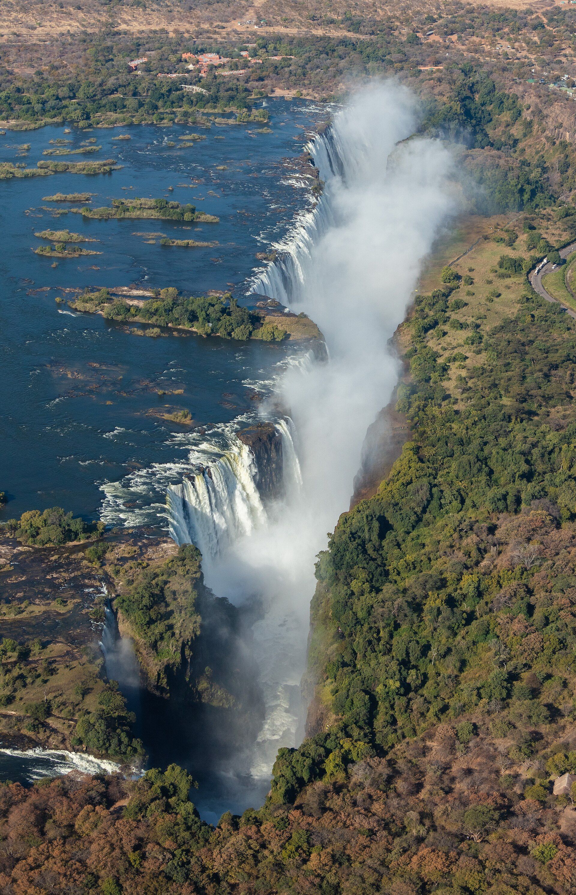 Victoria Falls, Zambezi River, Zimbabwe / Zambia border